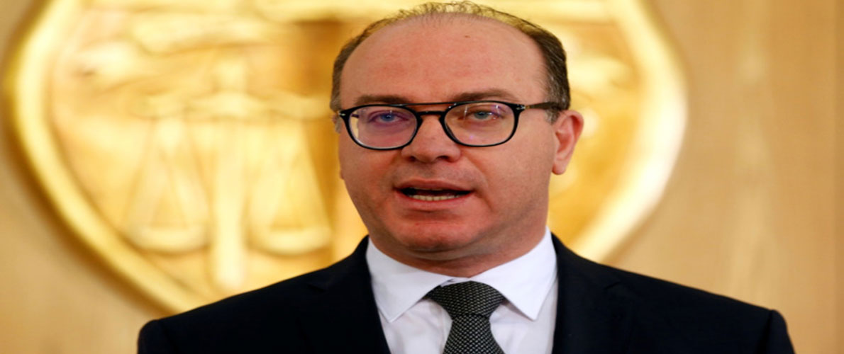 تونس: رئيس الحكومة في عين الإعصار 