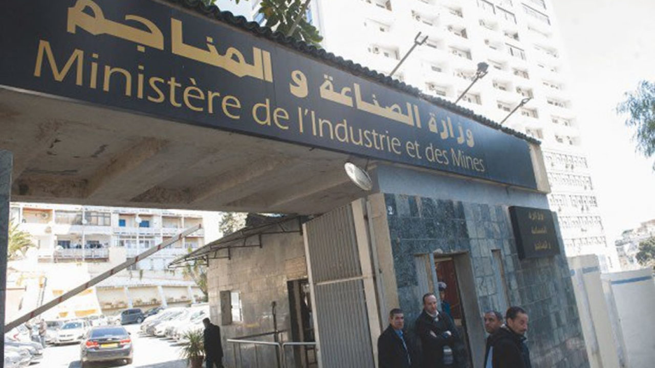 كورونا: المجمعات الاقتصادية العمومية ترفع قدارتها الإنتاجية 
