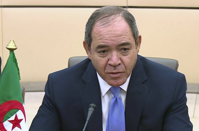 بوقدوم يتسلم أوراق اعتماد سفيري هولندا وفرنسا بالجزائر 
