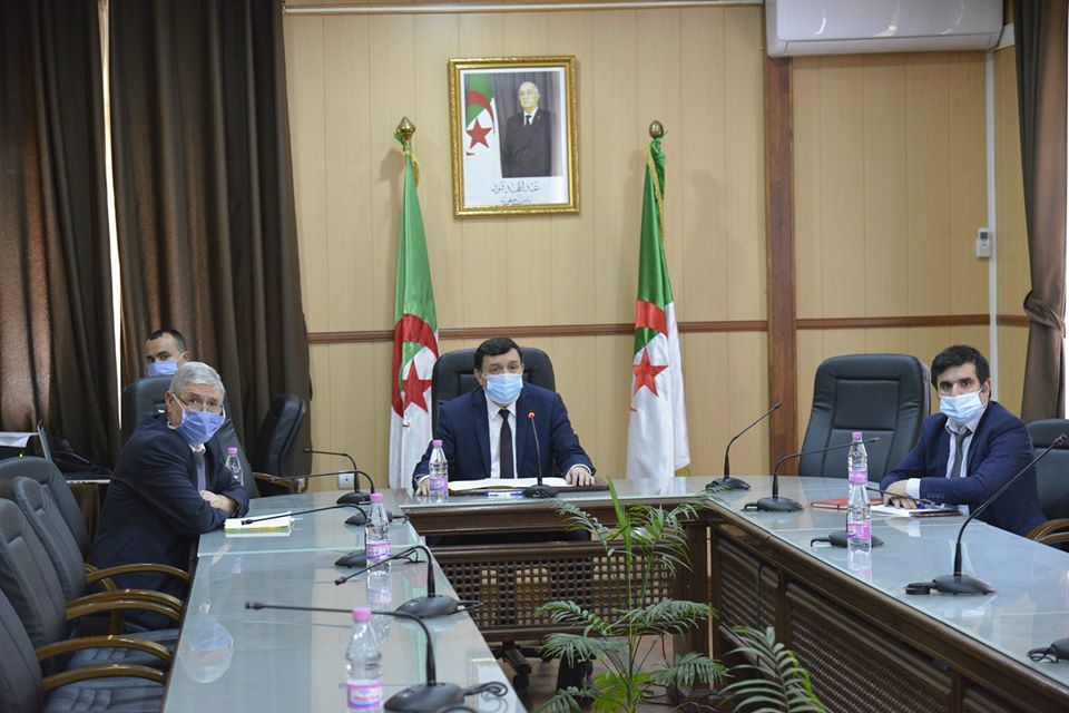 أوجعطوط يجتمع بمدراء التربية عن بعد