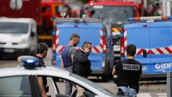 فرنسا: اعتقال شخص بعد حادثة طعن في نيس