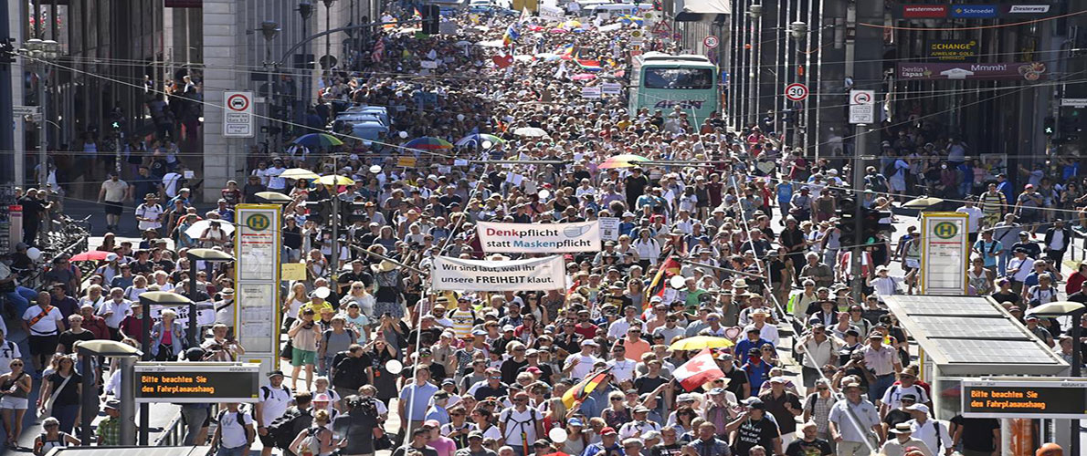 إصابة 45 شرطيا خلال فض مظاهرة في برلين 