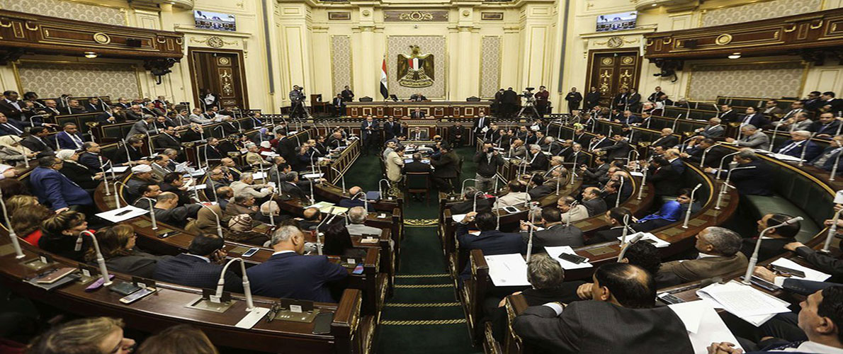 البرلمان المصري يوافق على إرسال جنود إلى الخارج