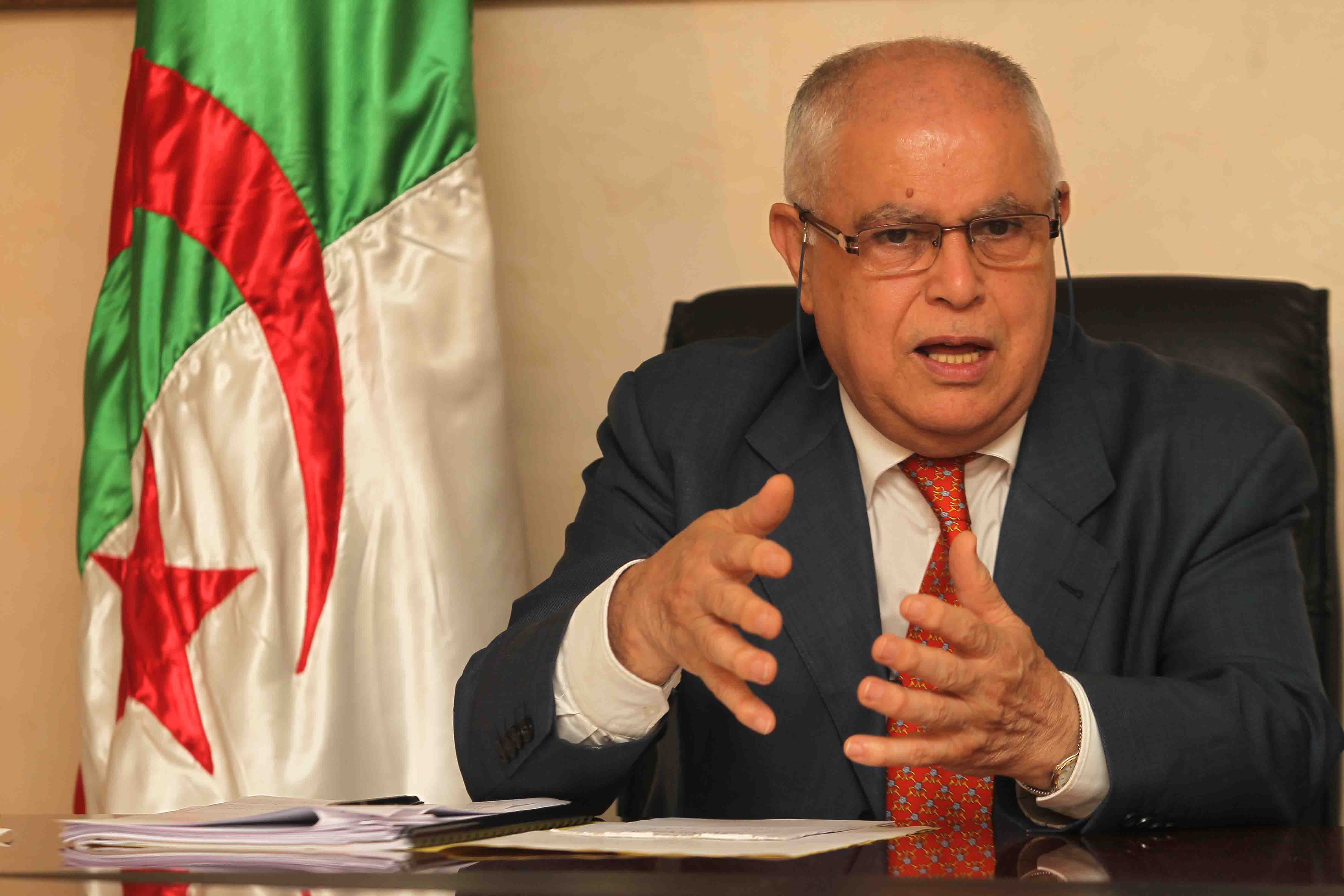 عطار يوضح سبب انقطاع الكهرباء