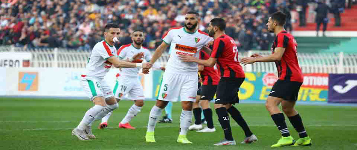 الرابطة المحترفة تفرض على الأندية استعمال أرضية 