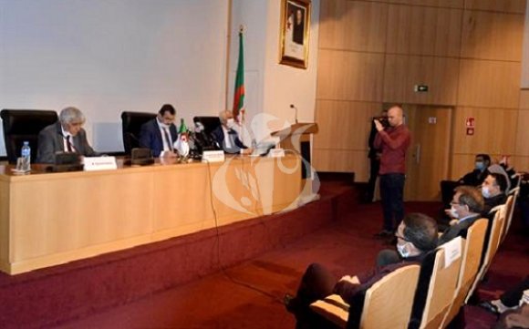 تنصيب رشيد نديل رئيسا لسلطة ضبط المحروقات