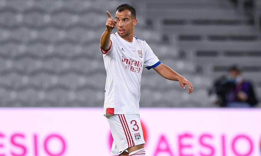 الشباب السعودي يطالب بلعمري ب 1.5 مليون دولار