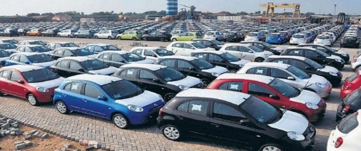 الترخيص لاستيراد المركبات السياحية الجديدة 