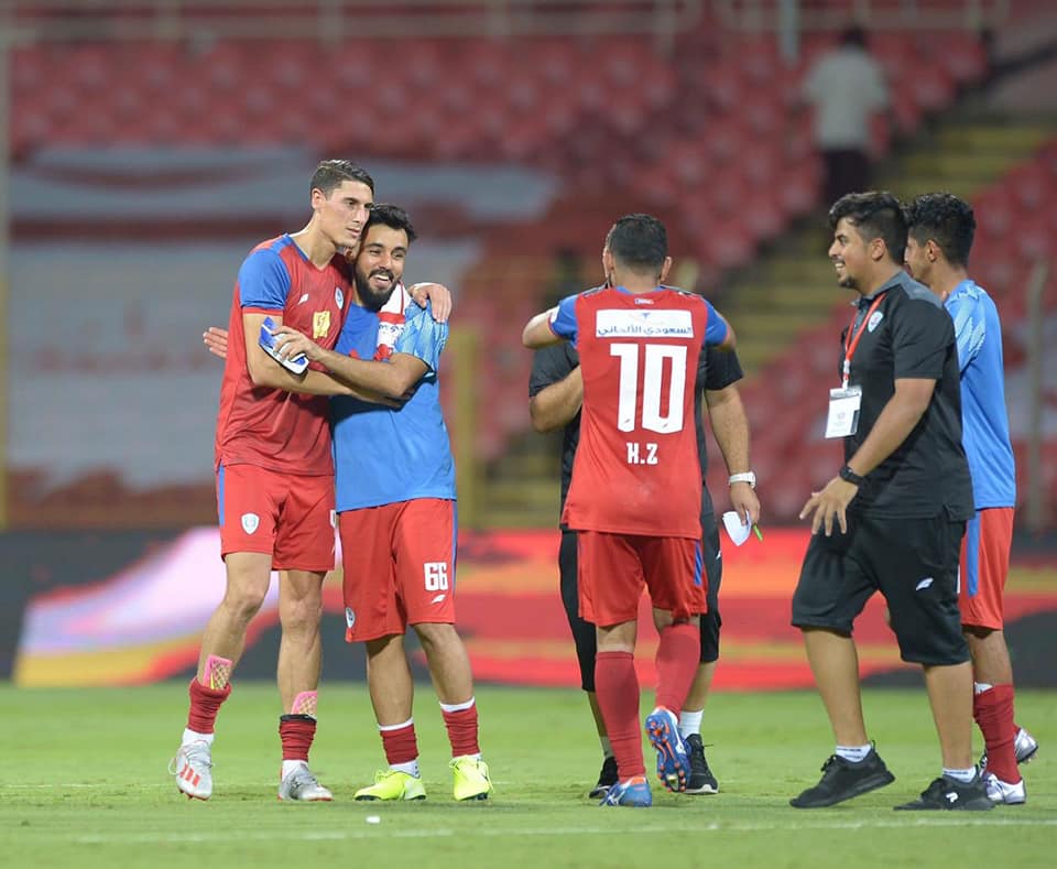 تاهرات يواصل المشاركة بانتظام 