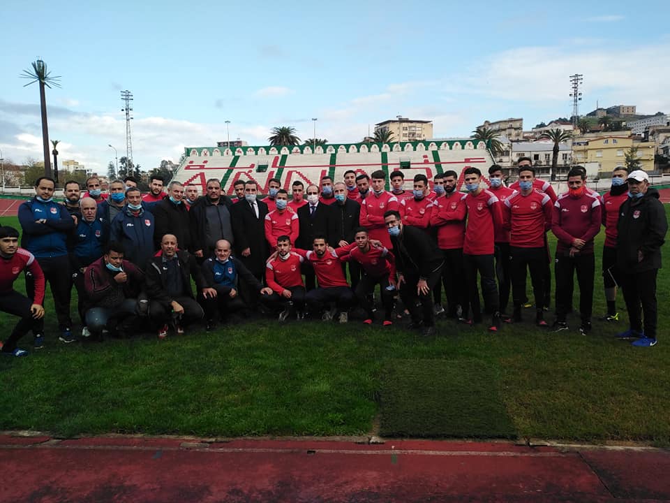 اتحاد عنابة يواصل تحضيراته بالعاصمة 