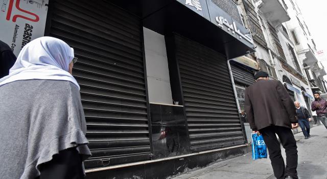 مسؤولية التزام الزبائن بشروط الوقاية تقع على عاتق التجار