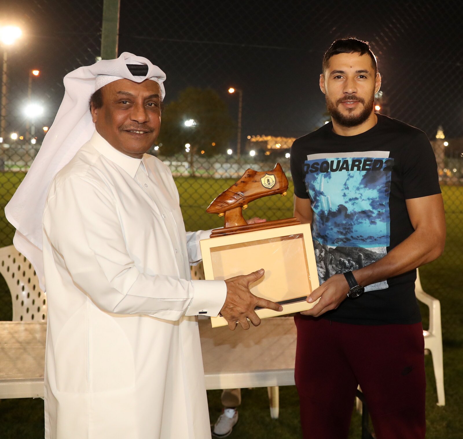 بلايلي يحظى بتكريم خاص في قطر