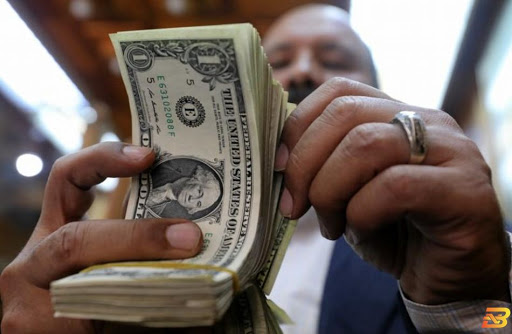 هل باشرت الجزائر تجميد أموال وممتلكات المدانين في الخارج؟