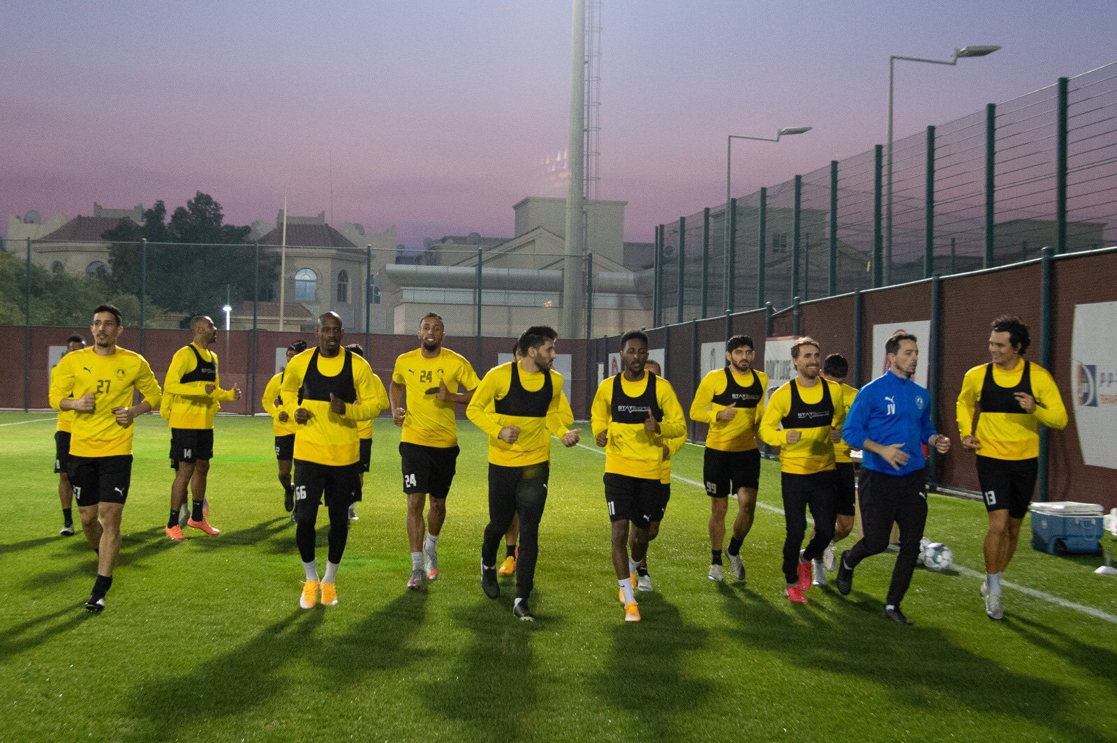 عزي يساهم في عودة فريقه إلى الانتصارات 