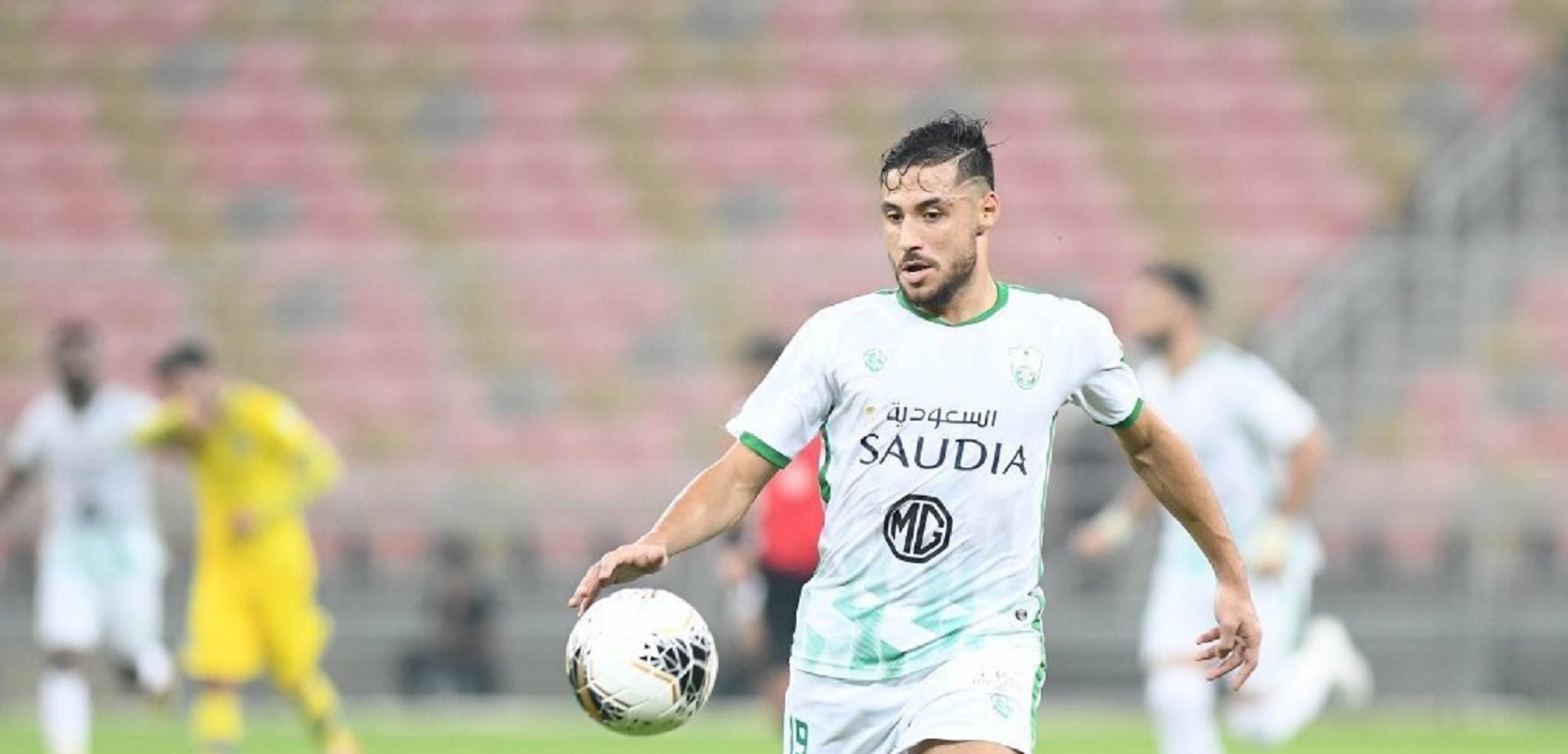 الأهلي السعودي يقرر بيع يوسف بلايلي