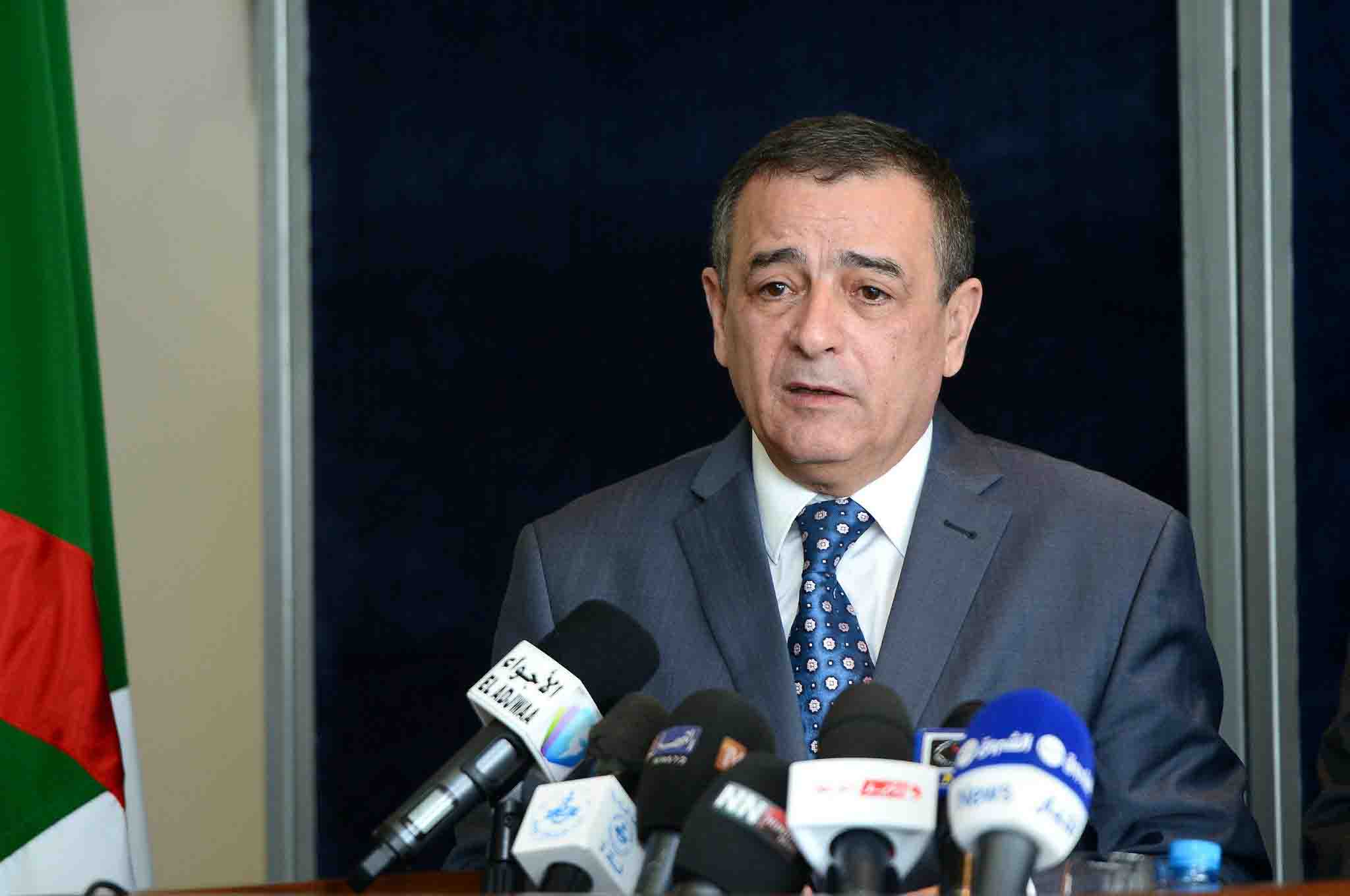 عراقيل سياسية وقضائية ترهن تسليم عبد السلام بوشوارب
