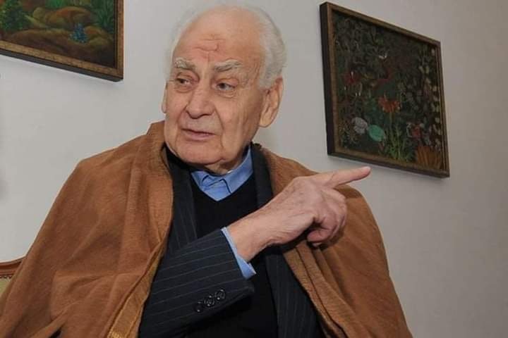 لمين خان.. الطبيب المثقف الذي التحق بالثورة في الجبال