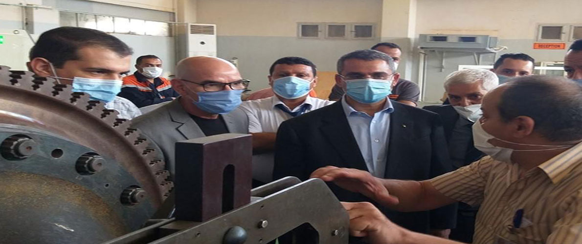 حكار يعاين موقع حريق فرن حقل بحاسي مسعود 