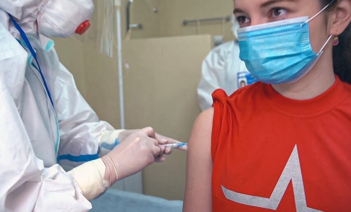 بدء تلقيح المواطنين الروس بـ