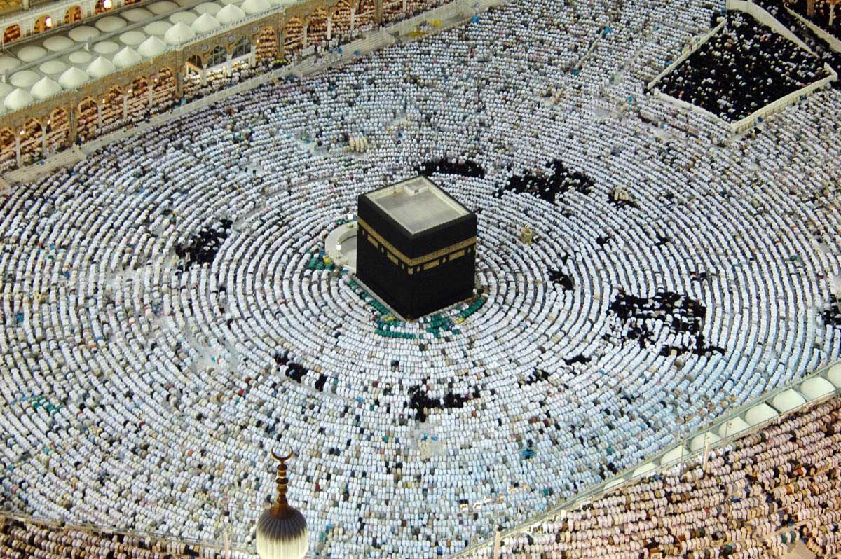 هل تلغي الجزائر موسم الحج لهذا العام بسبب كورونا؟