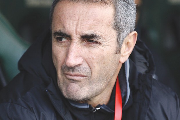 إدارة الكناري تكذب شائعات اتصالها بجمال مناد