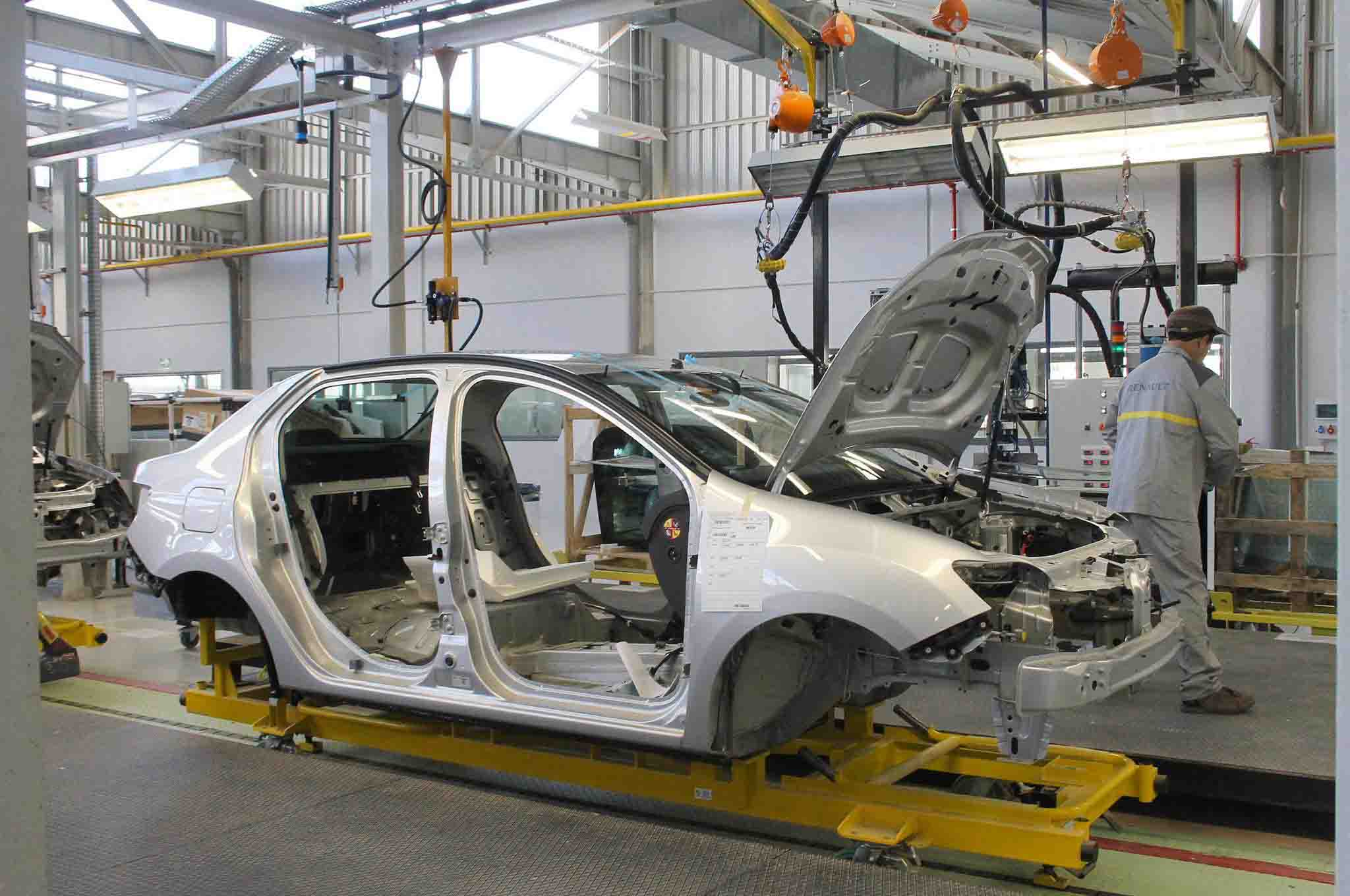 140 متعاملا طلبوا رخص استيراد وتركيب السيارات