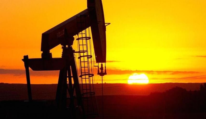 سعر برميل النفط يتخطى 42 دولارا