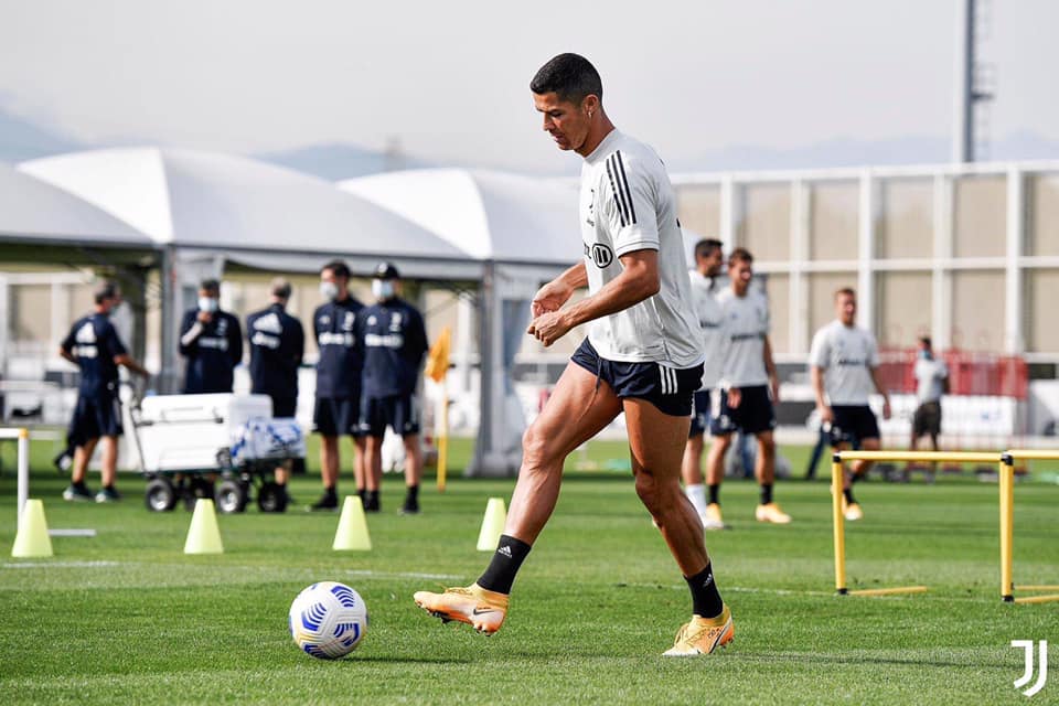 جوفنتوس يضع كريستيانو للبيع..