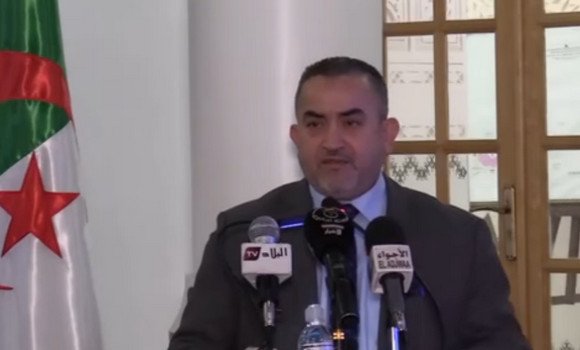 براقي: إلغاء استيراد أنابيب الحديد والفولاذ