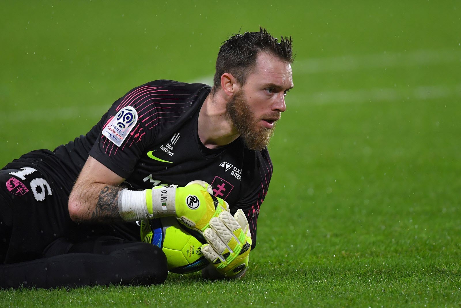 أوكيجة يواصل الغياب عن فريقه 