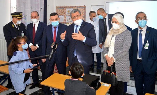 جراد يؤكد تعميم اللوحات الإلكترونية في جميع الاطوار