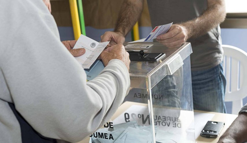 من بينهم جزائريون..سكان كاليدونيا يصوتون للاستقلال عن فرنسا