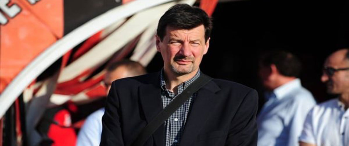 المدرب تيري فروجي يعود إلى اتحاد الجزائر