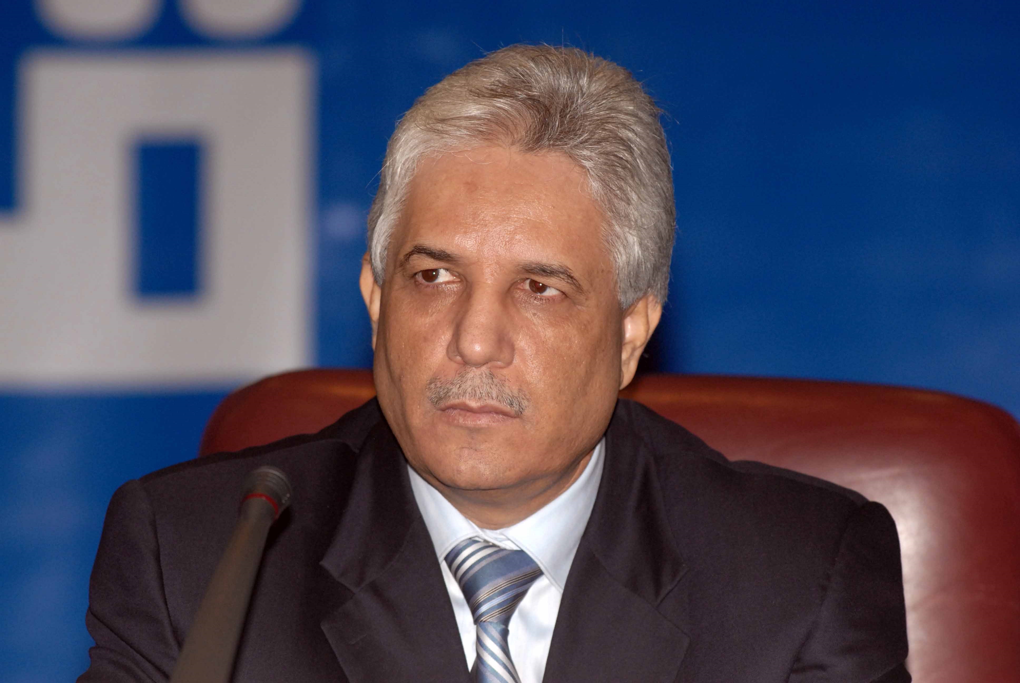 اتهام الطيَب لوح في ثلاث قضايا جنائية