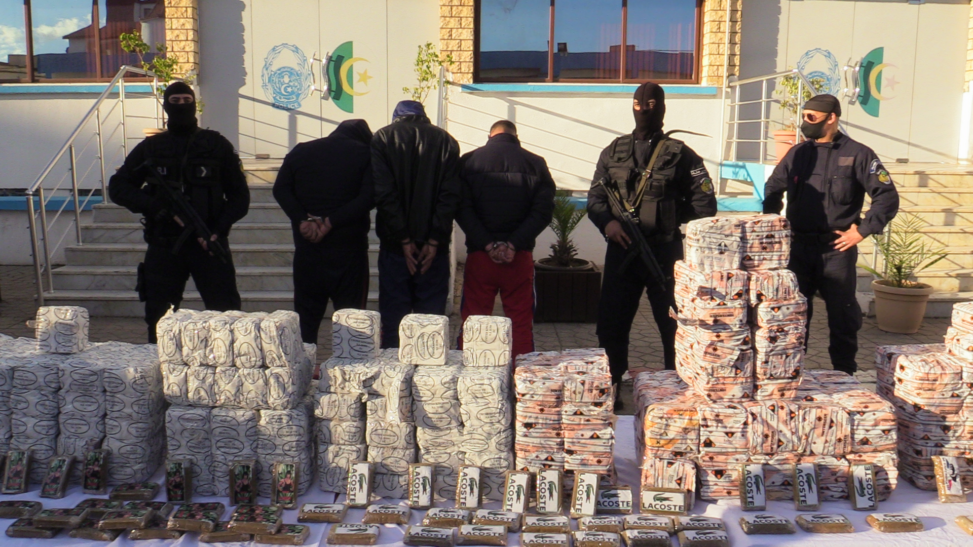 حجز أكثر من 144 كلغ من الكيف بوهران