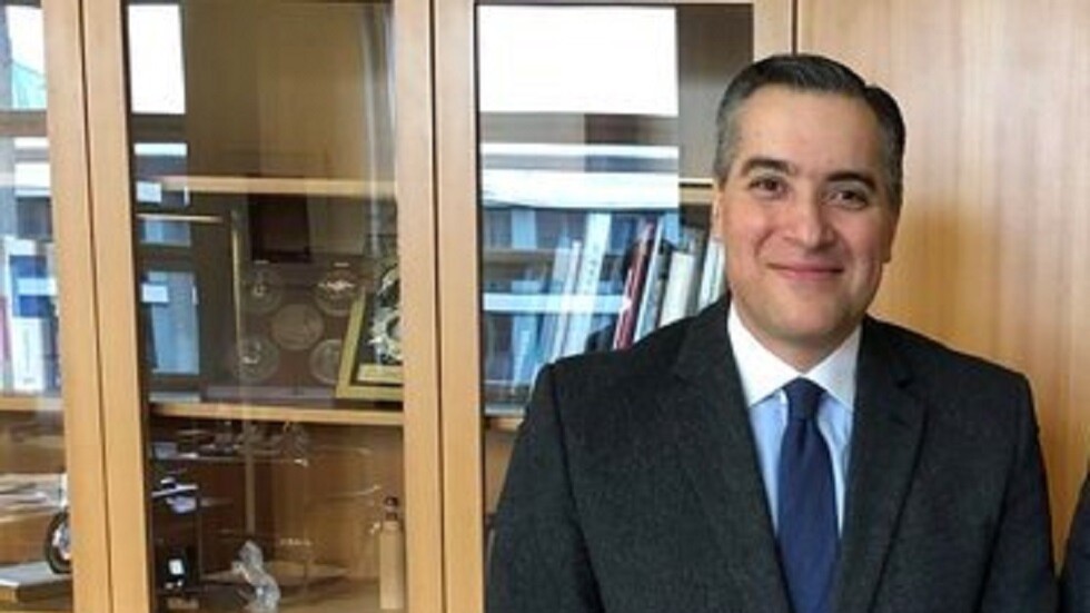 لبنان: أنباء عن اختيار مصطفى أديب لرئاسة الحكومة