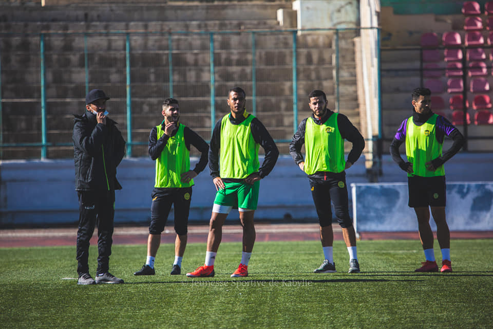 إقالة المدرب يامن الزلفاني