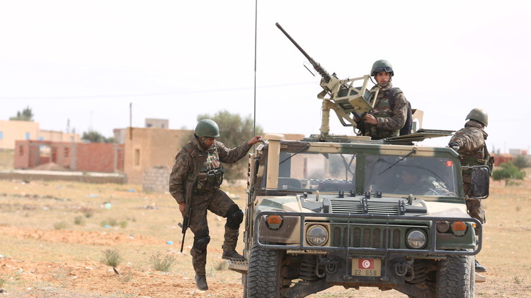 الجيش التونسي يقضي على ارهابيين قرب الحدود مع الجزائر