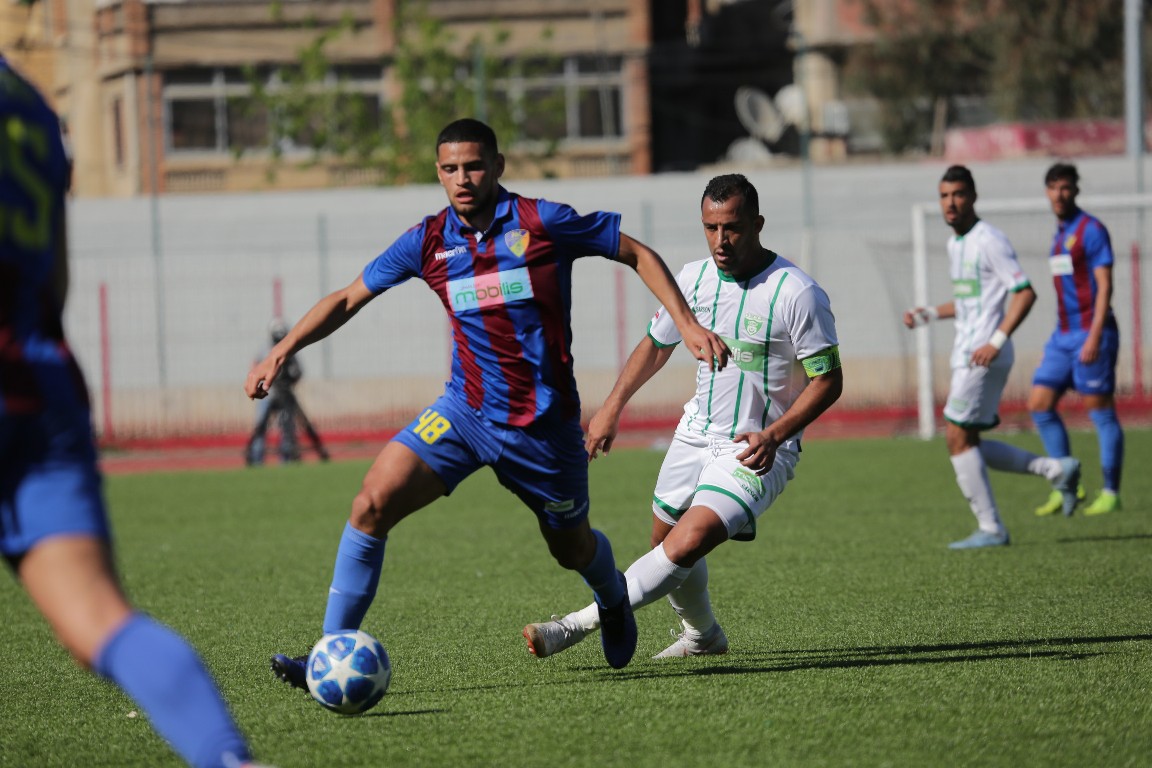 قمتا تيزي وزو والدار البيضاء في واجهة المحترف الأول 