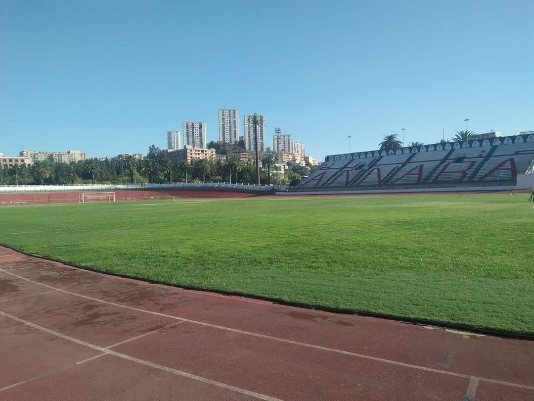 ملعب العقيد شابو بعنابة بحلة جديدة 