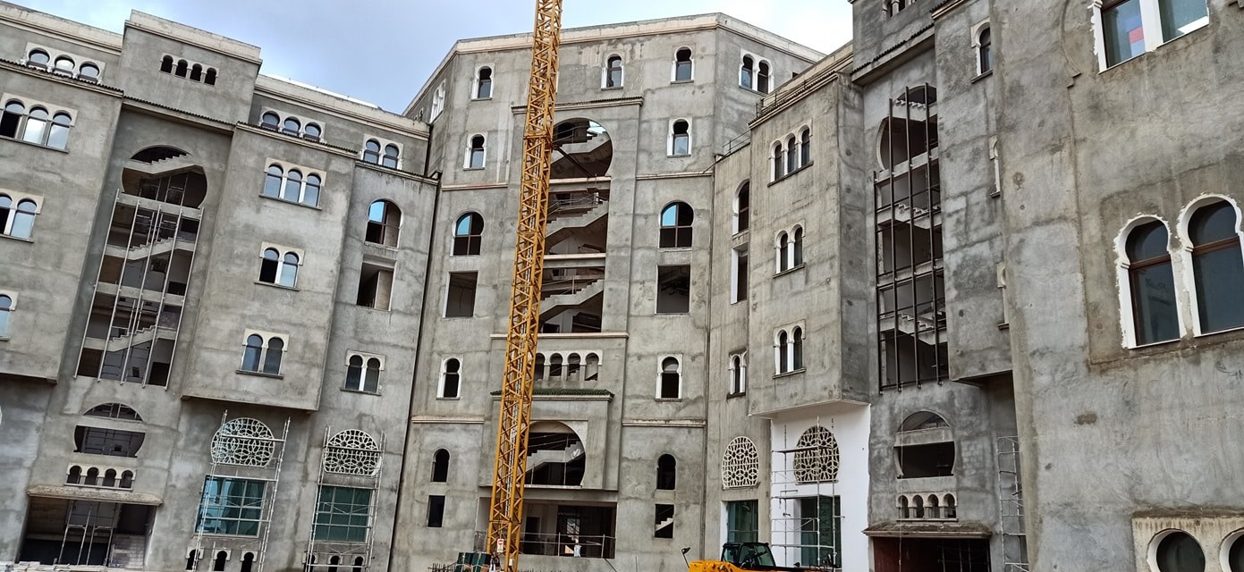 بلمهدي: تسليم المقر الجديد للوزارة في الآجال المحددة