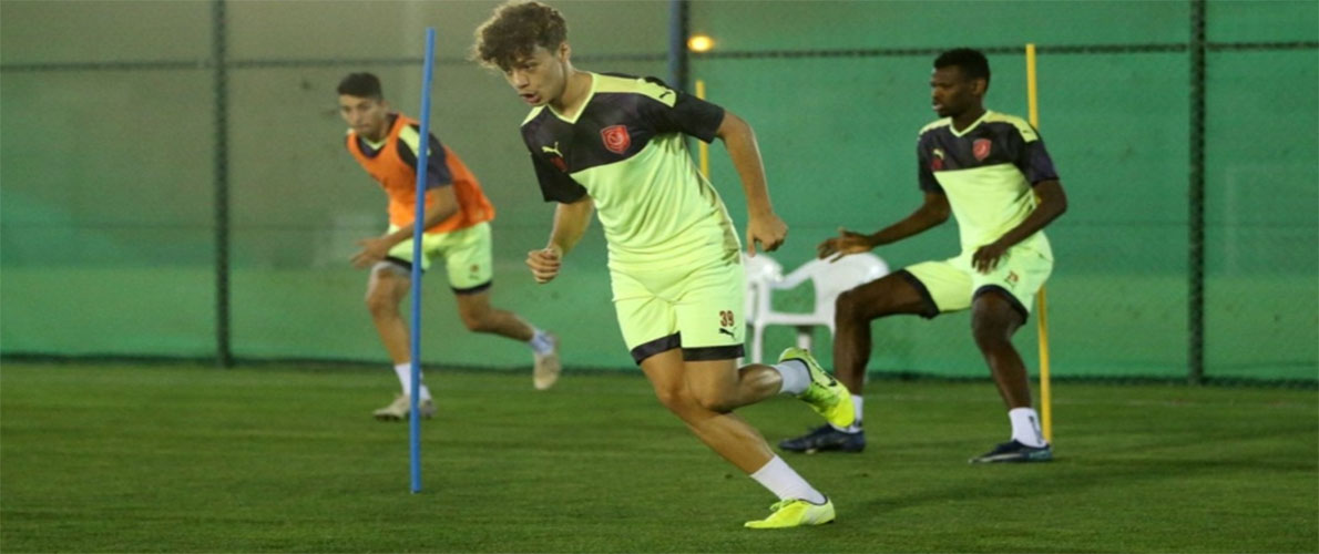 نجل رابح ماجر يٌستدعى للمنتخب القطري