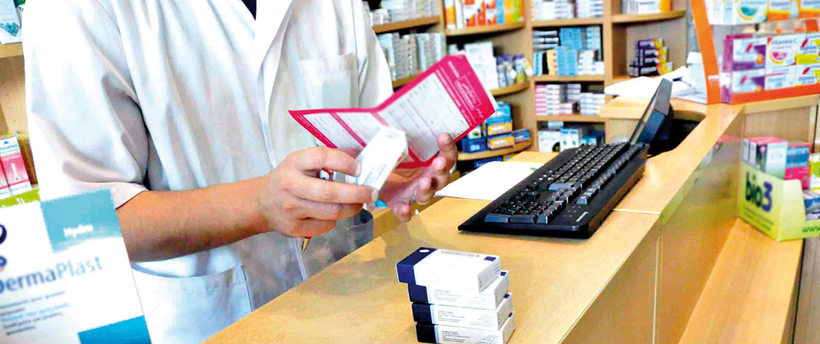 ندرة الأدوية: الوزير بن باحمد يتهم 