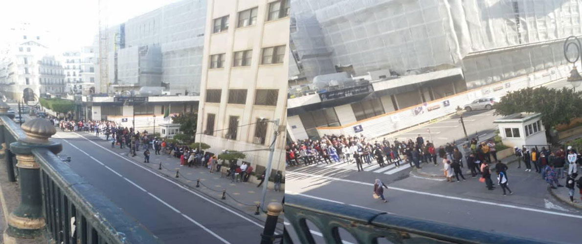 عشرات الرعايا الأفارقة العالقين يتجمعون أمام ولاية الجزائر