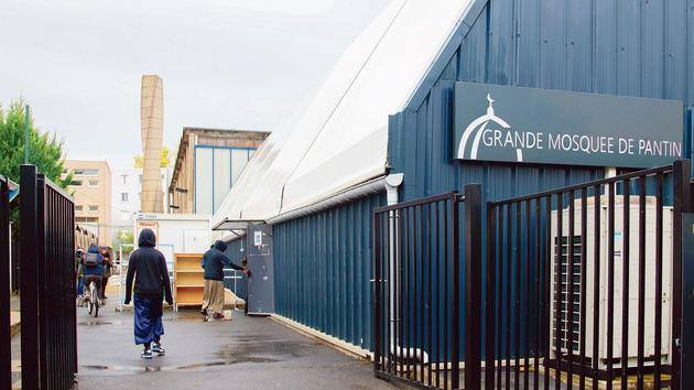 فرنسا: الحكومة تضع 76 مسجدا تحت المراقبة