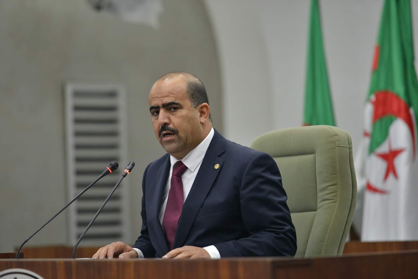 شنين يرد على مارين لوبان