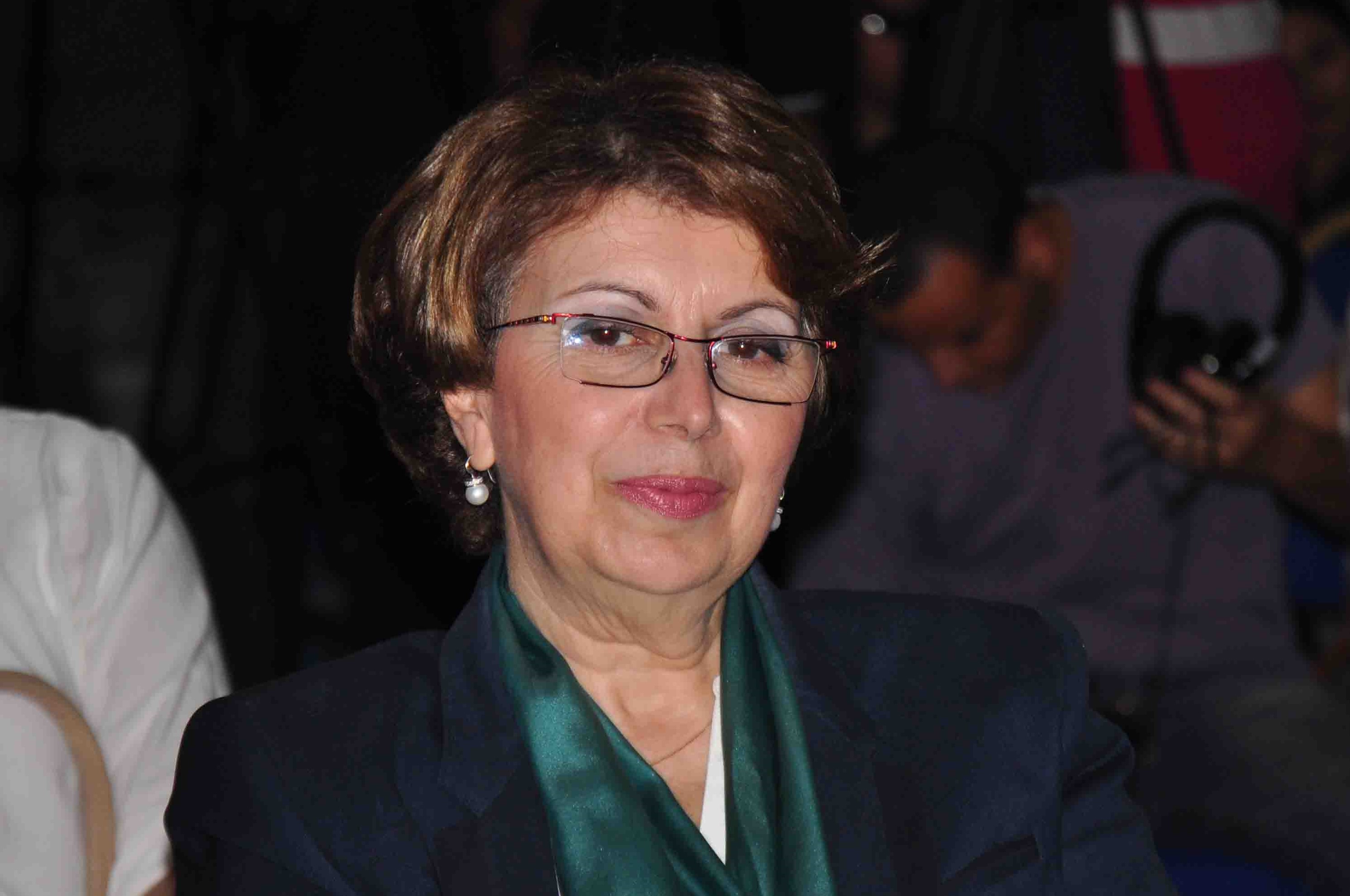 ‏‎نادية لعبيدي توضح