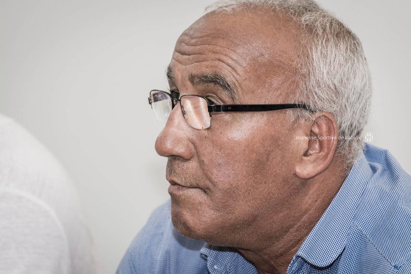 إدارة شبيبة القبائل تندد بما حدث للناطق الرسمي للفريق 