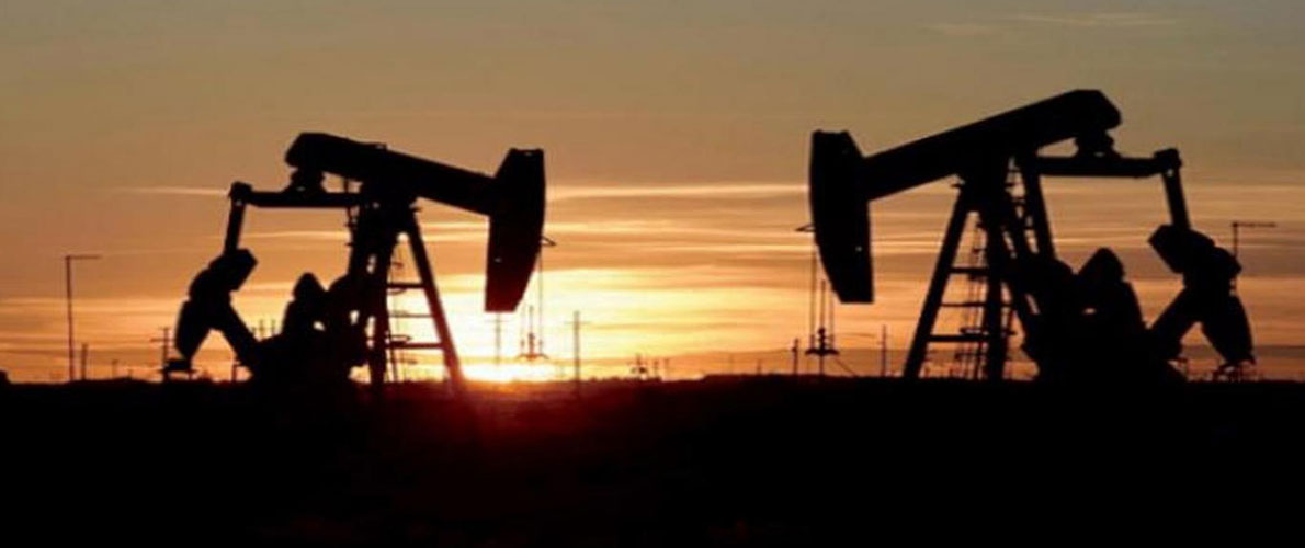 أسعار النفط تتراجع بسبب سلالة كورونا الجديدة