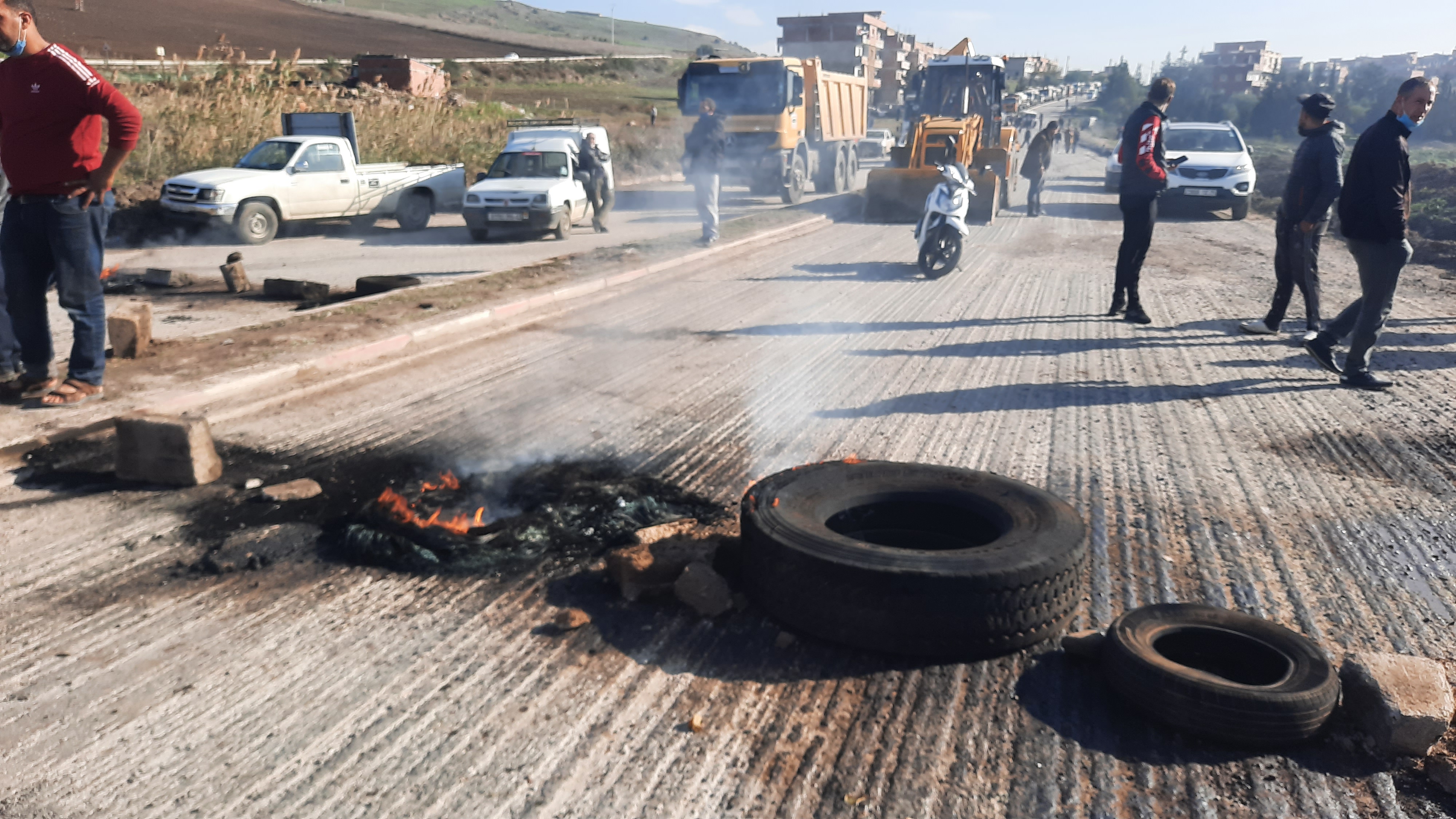 ميلة: سكان تادرار بالڨرارم يقطعون الطريق